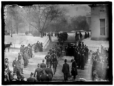 NEW YEAR'S RECEPTION AT WHITE HOUSE. GENERAL VIEW OF ARMY OFFICERS LEAVING WAR DEPARTMENT FOR RECEPTION LCCN2016863745