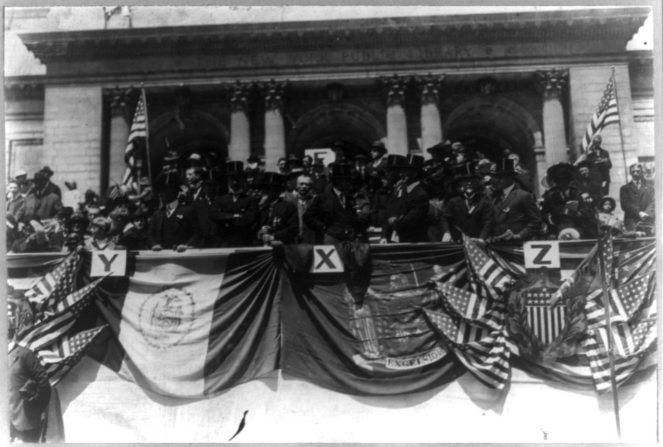 New York City - Parade LCCN2002707299