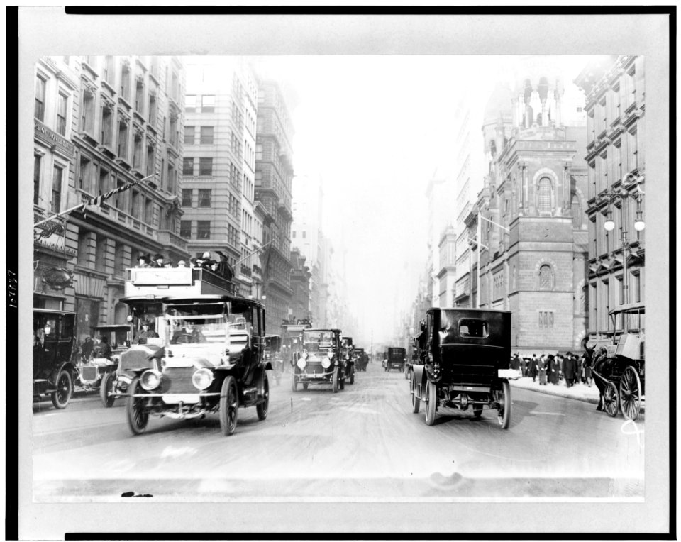 New York City street scenes - 5th Avenue LCCN93506592
