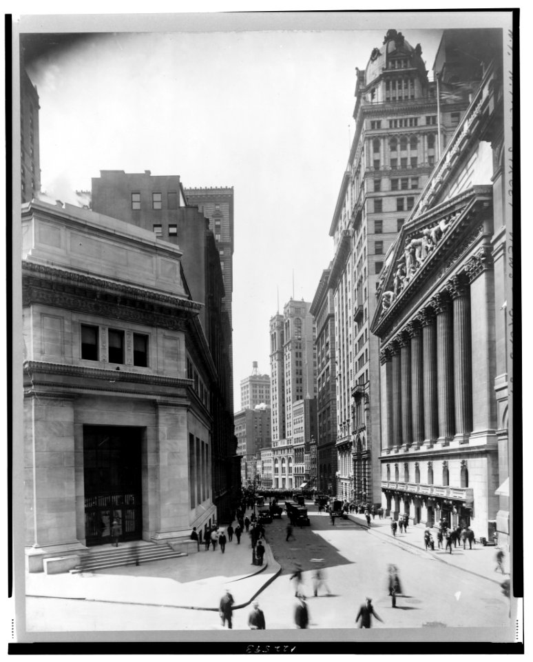 New York City-Broad St. south from Wall St. LCCN99401393