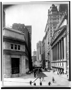 New York City-Broad St. south from Wall St. LCCN99401393