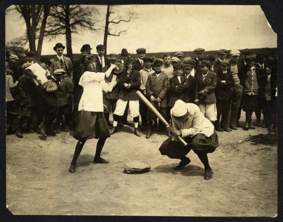 New York female Giants - Miss McCullum catcher and Miss Ryan at bat LCCN2008677276