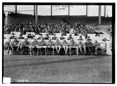 New York NL Giants recruits at the Polo Grounds, NY (baseball) LCCN2014692226