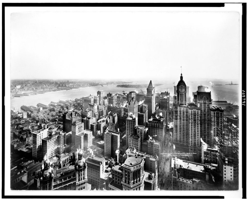 New York south from Woolworth Bldg. LCCN94504763