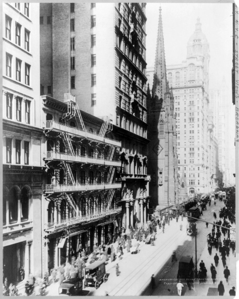 New York City- American Express Bldg. & Broadway north LCCN2003677495