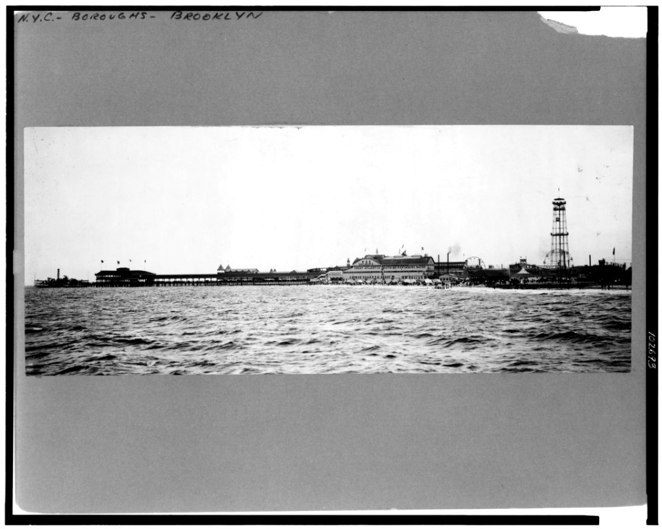 New York, Coney Island, the Iron Pier LCCN91720436