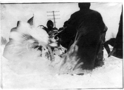 New York-to-Paris automobile race- (Automobile being shovelled out of snow) LCCN2004670702