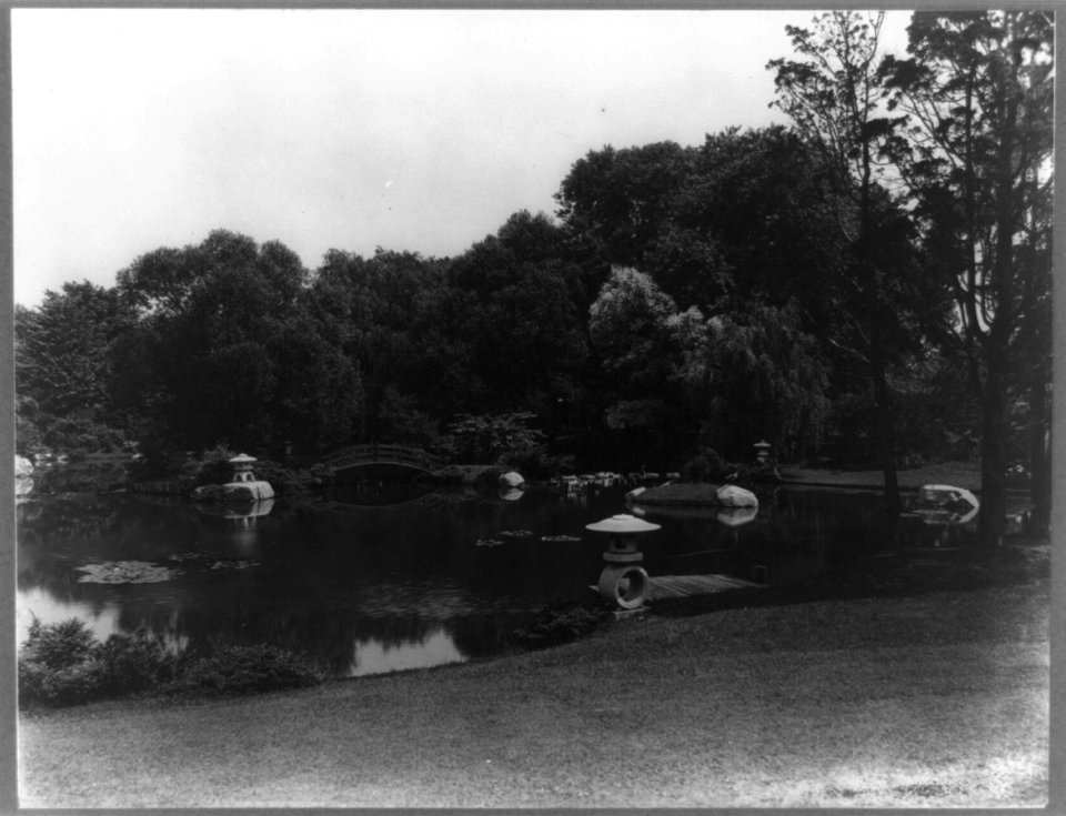 New York. Long Island. Japanese garden at home of Mrs. George W. Wickersham, Laurence (sic) LCCN92500543