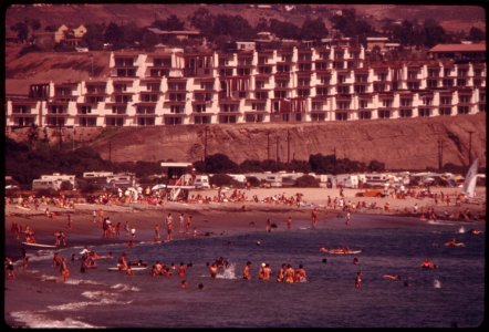 New-townhouses-overlook-busy-doheny-state-beach-september-1974 7158911518 o
