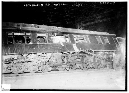 New Haven R.R. wreck LCCN2014693195