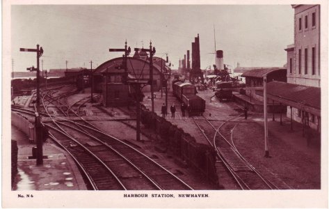 Newhaven Harbour station