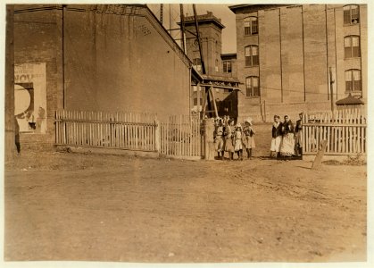 Newberry Mills, (S.C.) Noon hour. Dec. 3, 08. Witness Sara R. Hine. LOC nclc.01473