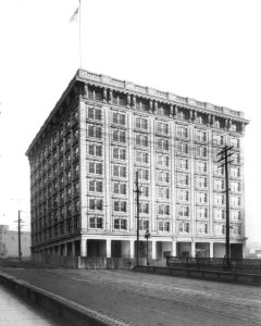 New Richmond Hotel, 4th Ave S corner of S Main St, Seattle, 1910 (CURTIS 2091)