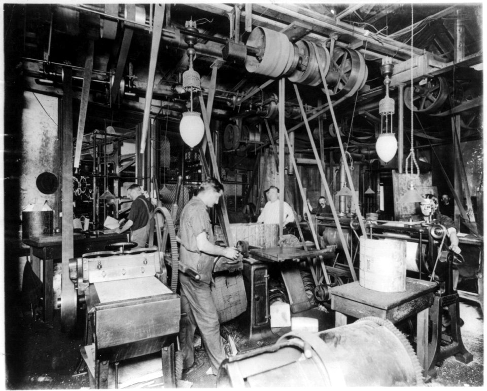 Newspaper publishing - Electro Dept., N.Y. Herald LCCN2003654888