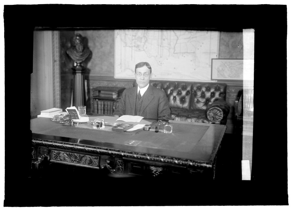 Newton D. Baker LCCN2016821661