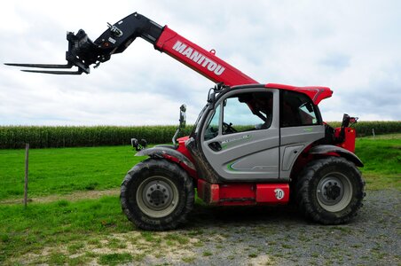 Transport system auto forklift