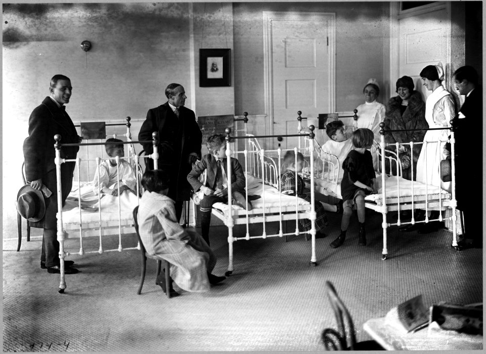 New York Post-Graduate Medical School and Hospital LCCN97519150
