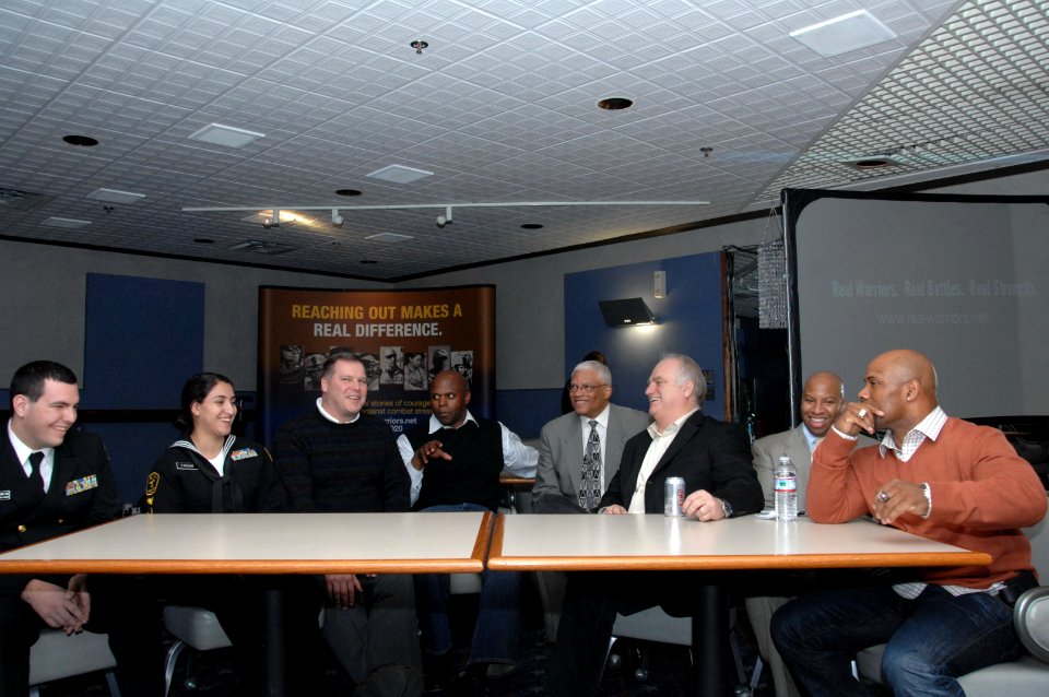 NFL Players watch playoff with D.C. military DVIDS358197
