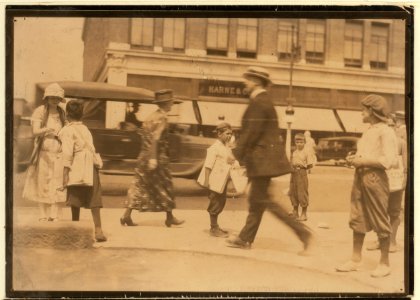 Newsies at work in Newark, N.J. Aug 1, 1924. LOC cph.3c15372
