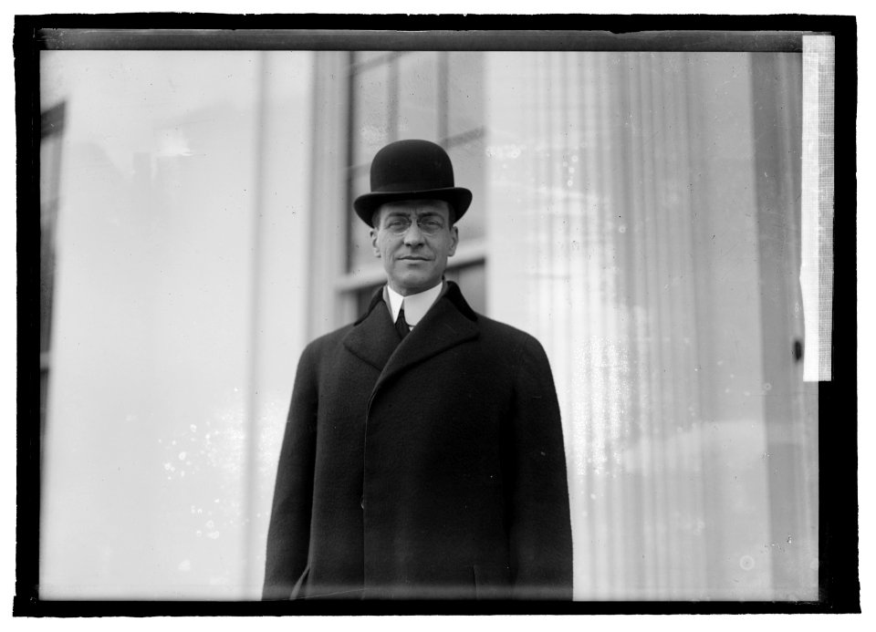 Newton D. Baker LCCN2016821662