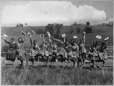 Newton Square Unit of the Women's Land Army under command of National Defense. Pennsylvania, 1918. Philadelphia Public L - NARA - 533755 photo
