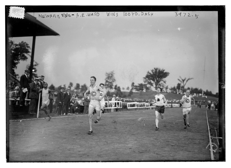 Newark - A.E. Ward wins 100 yd. dash, 1916 LCCN2014702706
