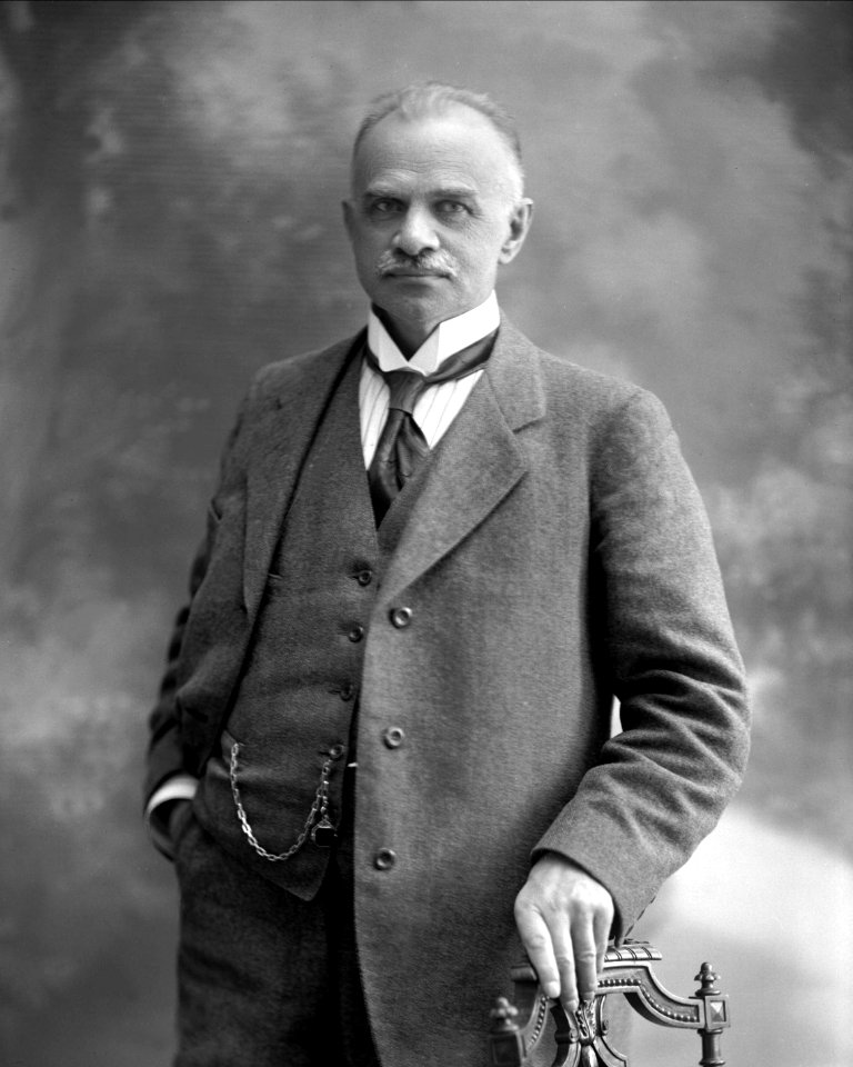 NFB13916 Otto Treider