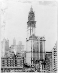 New York City- Woolworth Bldg. - upper portion being constructed LCCN2003678135