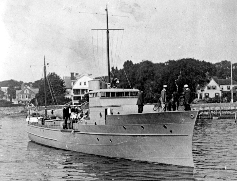 NH 101890 (18467393624)