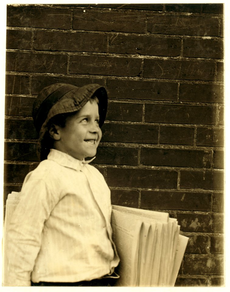 Newsboy. Little Fattie. Less than 40 inches high, 6 years old. Been at it one year. May 9th, 1910. LOC nclc.05322