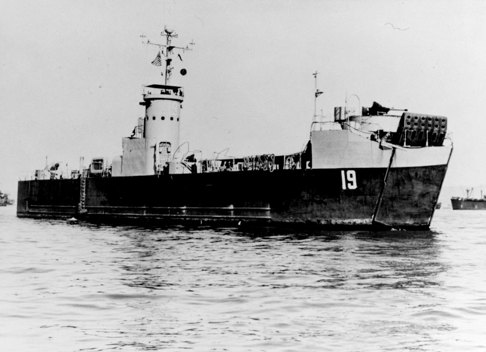 NH 79846 USS LSM-19