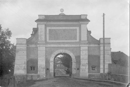 Niaśviž, Słuckaja brama. Нясьвіж, Слуцкая брама (A. Visłocki, 1923)
