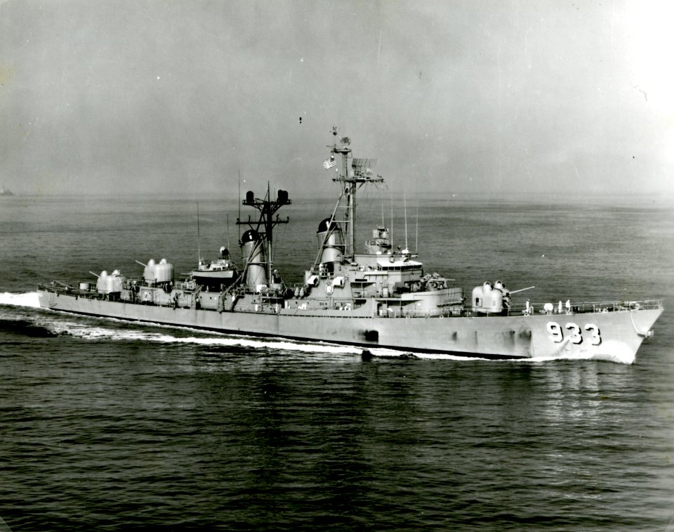 NH 98049 (USS Barry DD-933) (17243075101)
