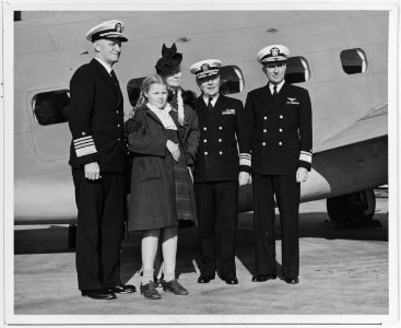 NH 62446 Admirals Nimitz, Greenslade and Harrill and Family at Naval Air Station, Alameda, California