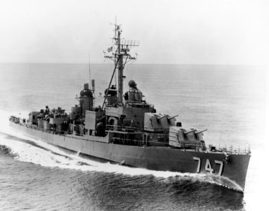 NH 73466 USS SAMUEL N. MOORE (DD-747)