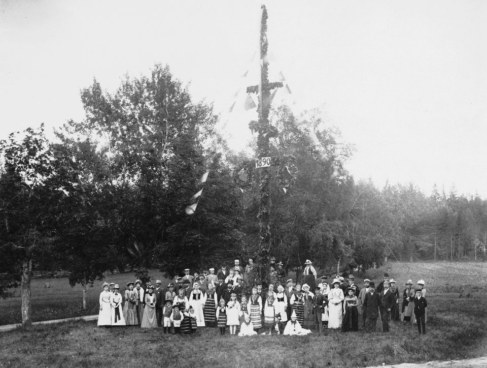 Midsommar vid Jakobsbergs gård, 1890