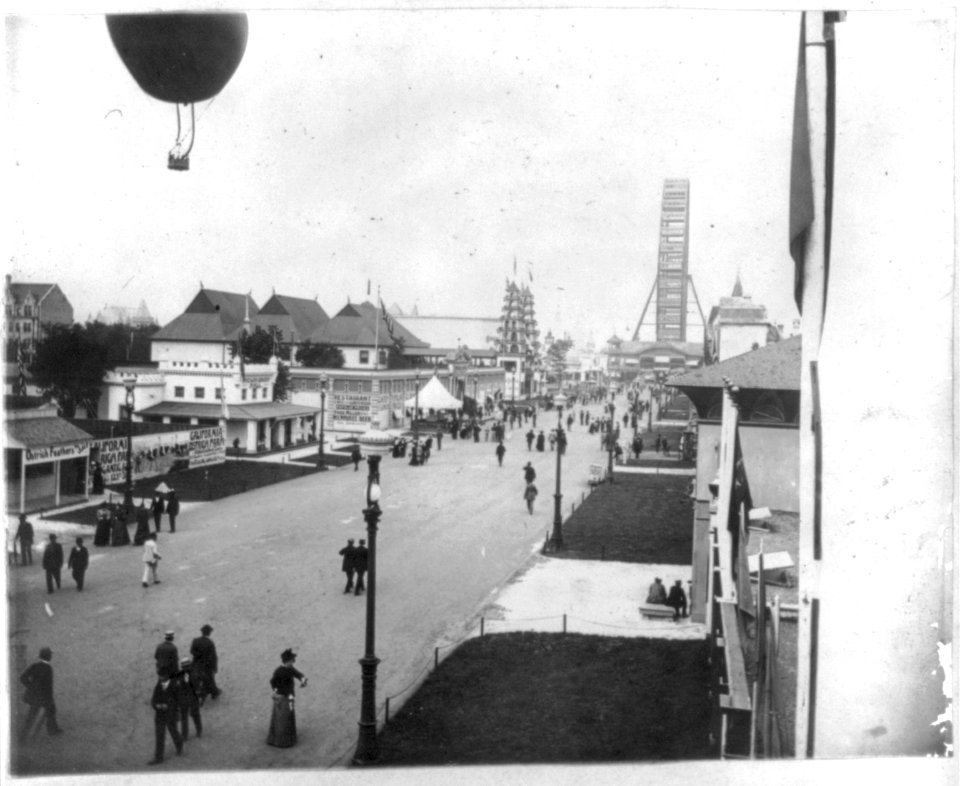 Midway Plaisance and balloon, World's Columbian Exposition, Chicago, Ill. LCCN2006680017