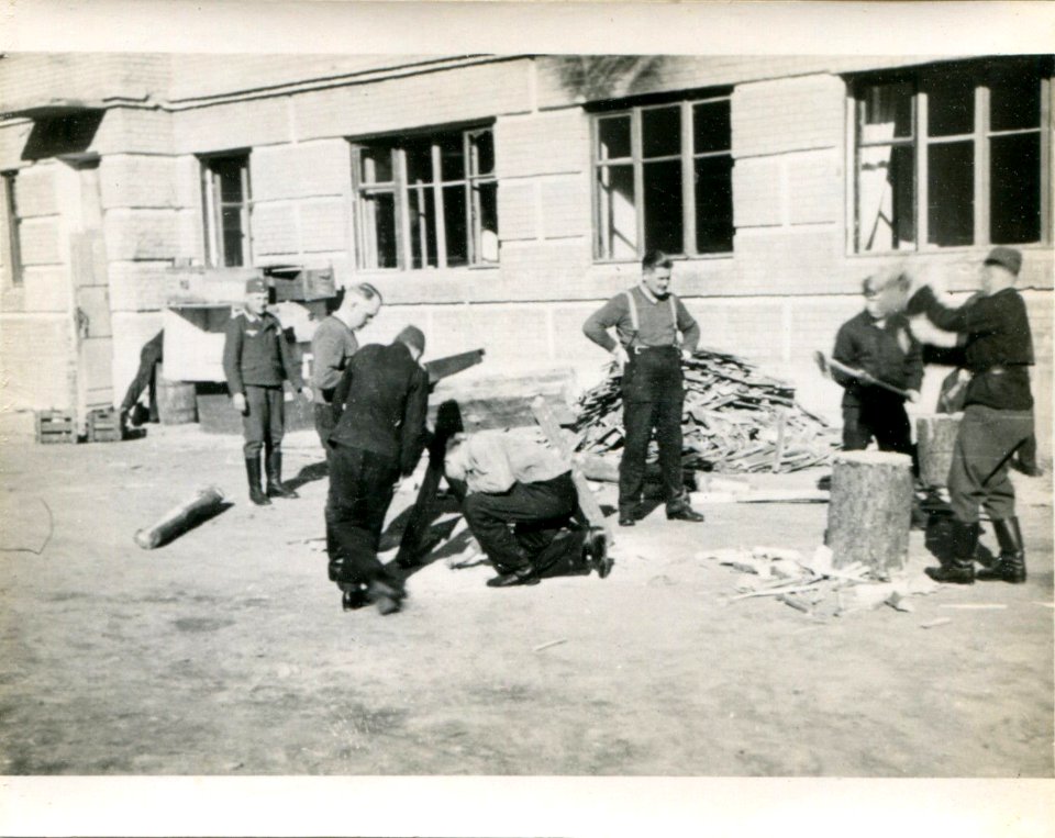 Miensk, Vialiki Les. Менск, Вялікі Лес (04.1943) (2)