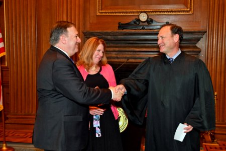 Mike Pompeo shakes hands with Samuel Alito
