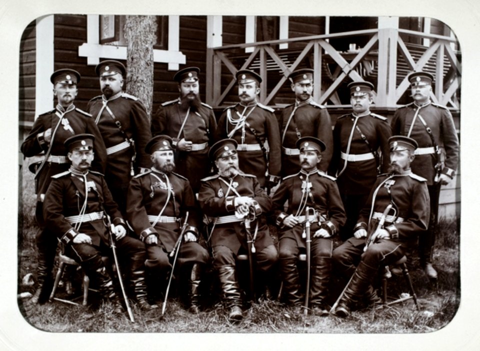 Mikkelin tarkkampujapataljoonan upseereja Lappeenrannan lähellä leirillä (J David, 1896)