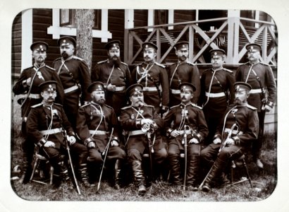 Mikkelin tarkkampujapataljoonan upseereja Lappeenrannan lähellä leirillä (J David, 1896) photo
