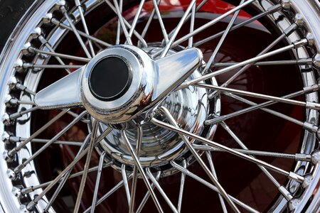 Wheel locknut tire