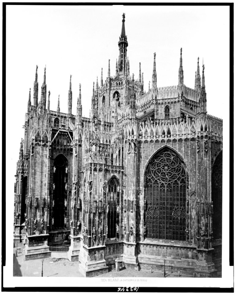Milano. La Cattedrale di tergo LCCN91732177
