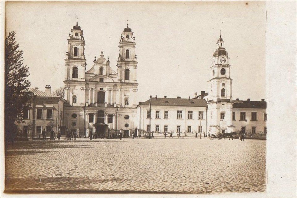 Miensk, Vysoki Rynak, Jezuicki-Katedra. Менск, Высокі Рынак, Езуіцкі-Катэдра (06.1918)