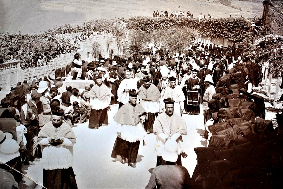 Mikiel Farrugia, Funeral of Bishop Pietro Pace, 1914