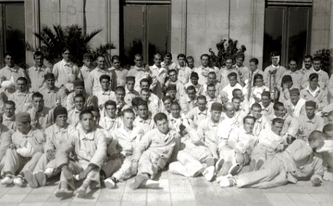 Militares heridos en la guerra de África que fueron trasladados de la estación de Norte al Gran Casino de San Sebastián habilitado como hospital de la Cruz Roja (4 de 5) - Fondo Car-Kutxa Fototeka