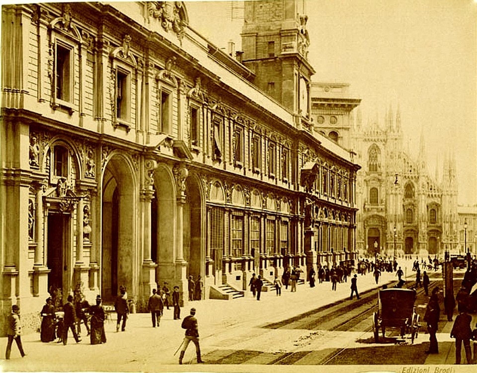 Milano via Mercanti ca 1890