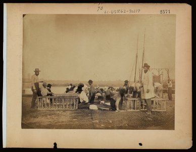 Military construction in northern Virginia- men making frames for blanket boats by the Potomac River LCCN97502067