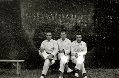 Militares heridos en la guerra de África en el exterior de un hospital (3 de 5) - Fondo Car-Kutxa Fototeka