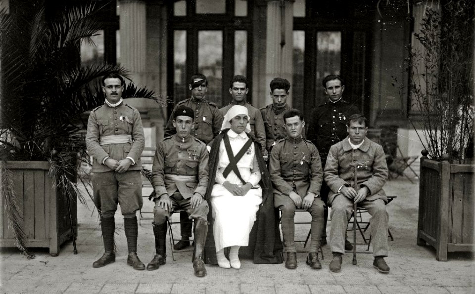 Militares heridos en la guerra de África en el Gran Casino de San Sebastián habilitado como hospital de la Cruz Roja (4 de 15) - Fondo Car-Kutxa Fototeka